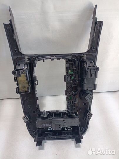 Вставка в центральную консоль Audi Q5 8R 2010