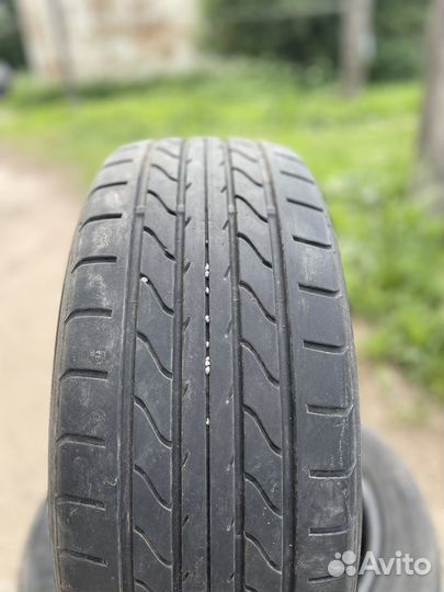 Yokohama Advan A10 215/50 R17