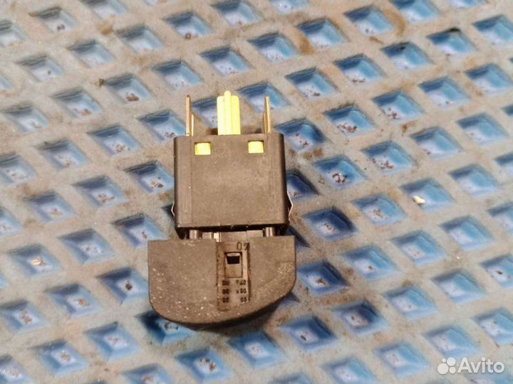 Кнопка подогрева стекла задняя Opel Vectra B