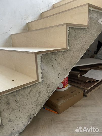 Облицовка лестниц: фанерой и массивом дерева