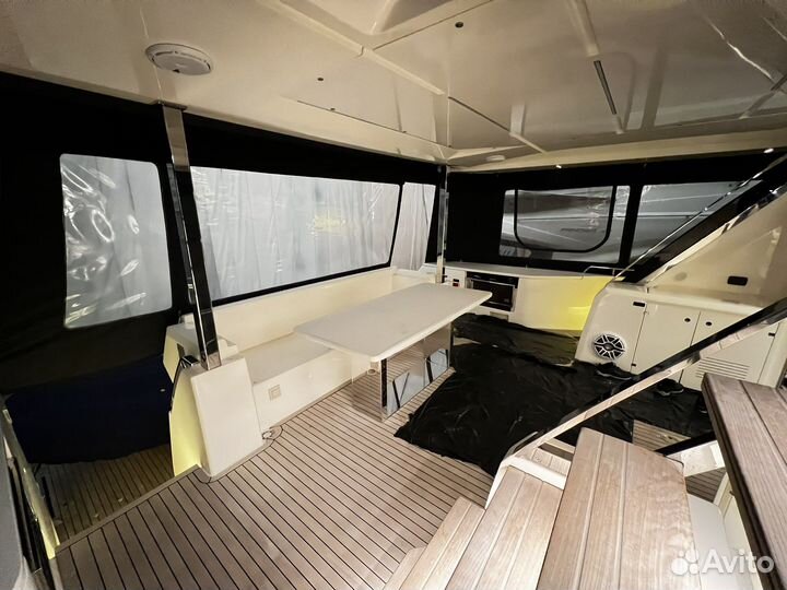 Ferretti Yachts 780