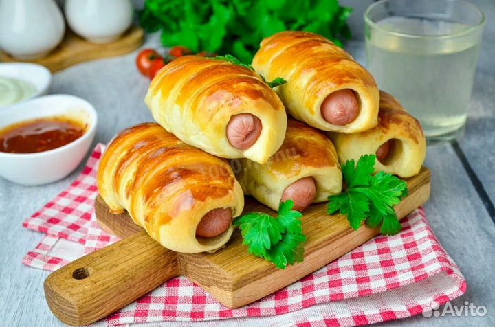 Осетинские пироги,самса, сосиски,синнабон, пирожки