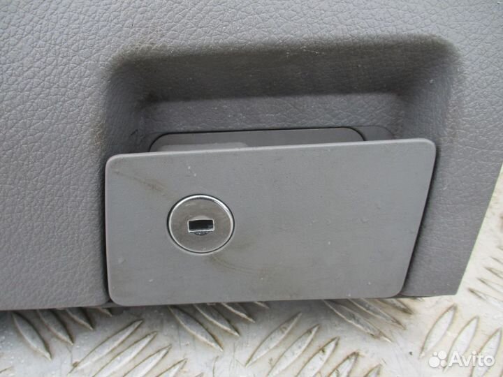 Бардачок Volkswagen Crafter 2011г