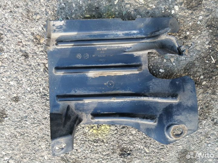 Защита антигравийная задняя левая Ford Focus 2