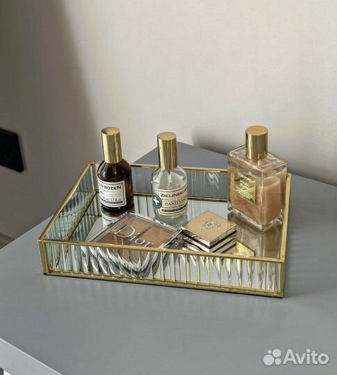 Поднос золотой