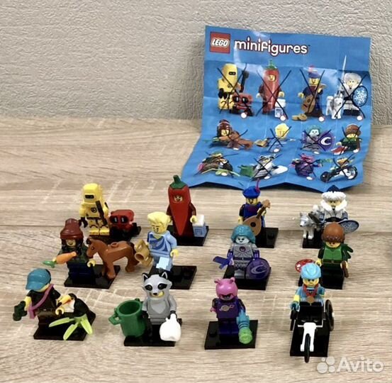 Lego minifigures 71032