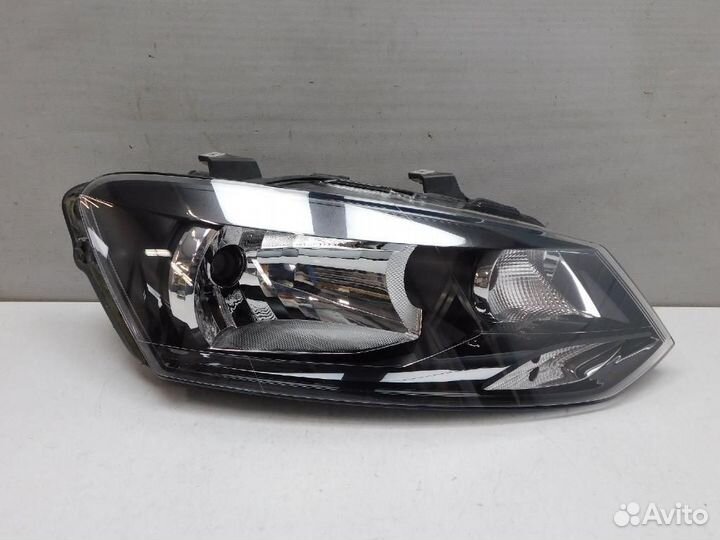 Фара правая Volkswagen Polo