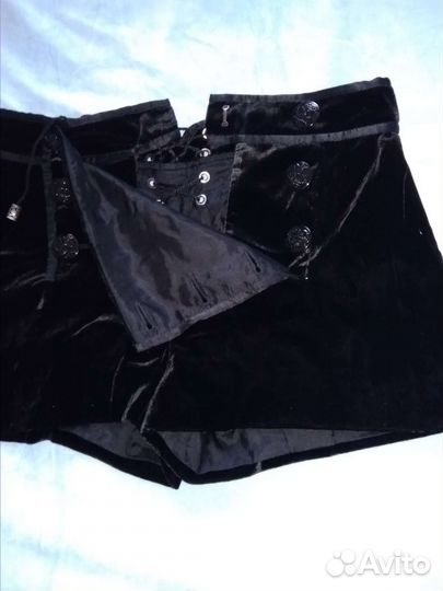 Шорты женские пан.бархат,46 раз фирменные