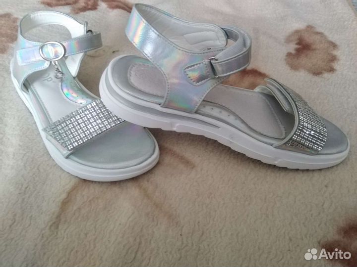 Сандали новые