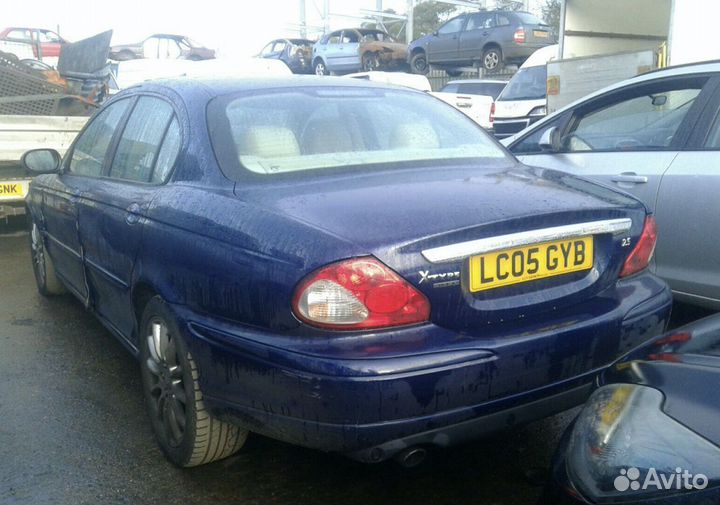 Разбирается Jaguar X-type 2005г. Синий