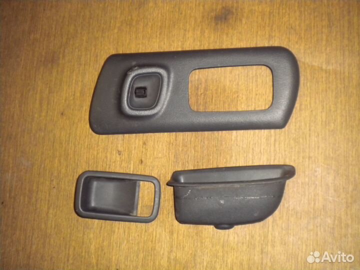 Накладка правой ручки Subaru Impreza GF2