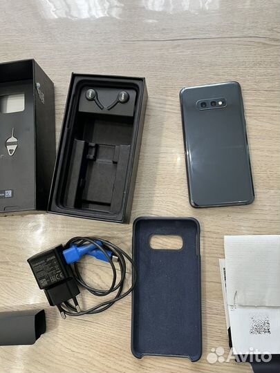 Samsung Galaxy S10e, 6/128 ГБ