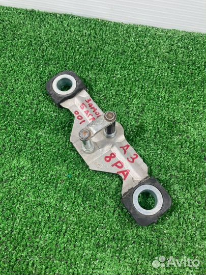 Ответная часть замка багажника Audi A3 8P BZB 2007