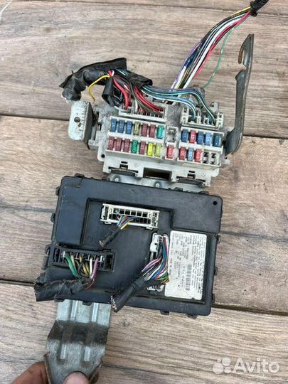 Блок управления бортовой сети Infiniti Fx 35 3.2