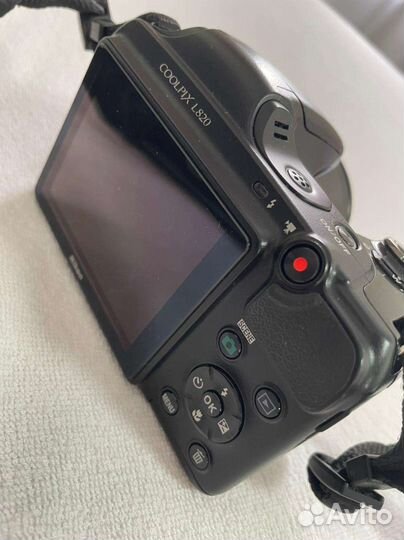 Зеркальный фотоаппарат Nikon coolpix L820