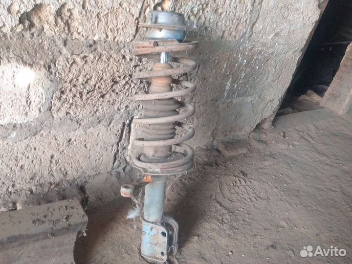 Передние стойки ваз 2110 в сборе