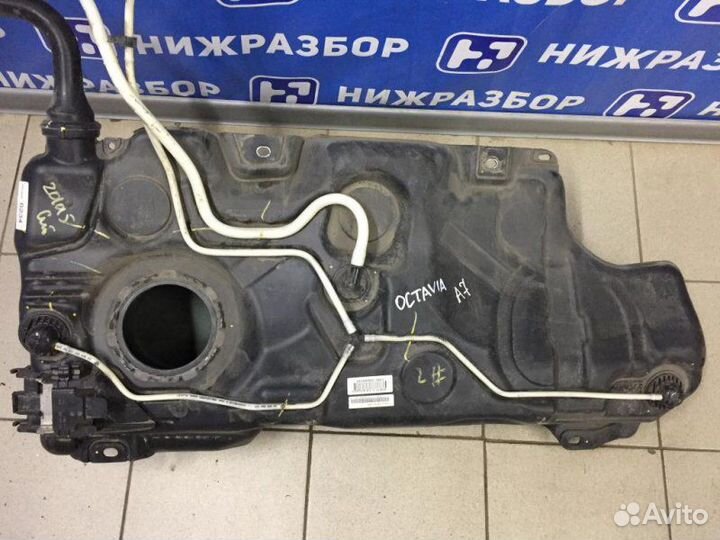 Бензобак Skoda Octavia A7 1.6 cwva 2016