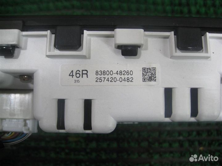 Приборная панель Lexus RX300 (MCU35) 2003