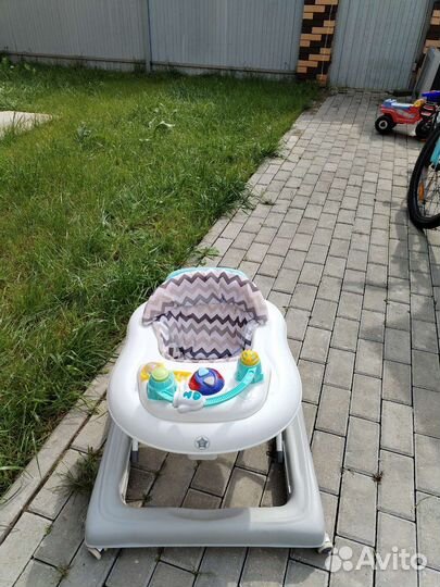 Ходунки детские, стульчик для кормления, кроватка