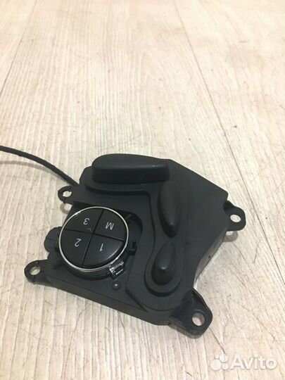 Блок управления сиденьем левый Mercedes Benz E280