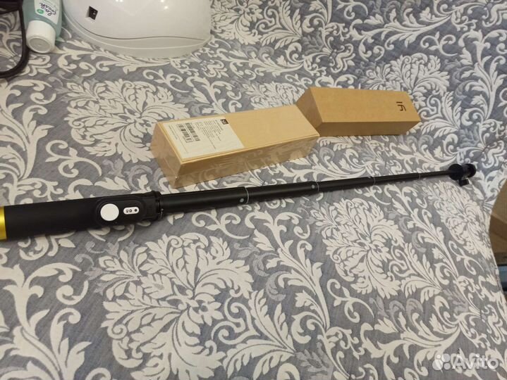 Монопод с пультом (селфи-палка) Xiaomi Yi Sel