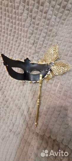 Маска маскарадная