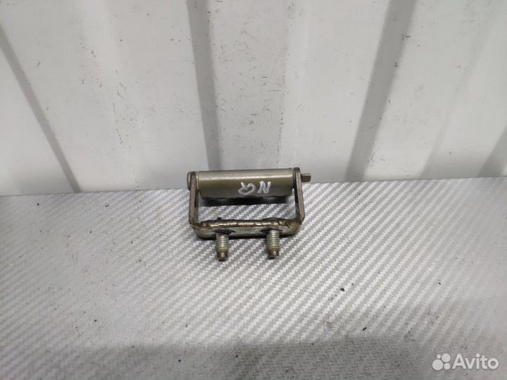 Петля крышки багажника задняя Nissan Qashqai J11