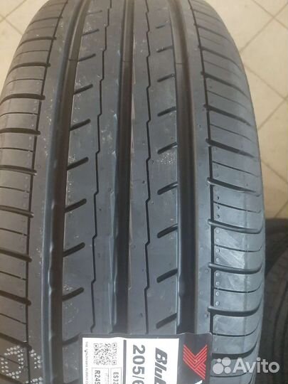 Yokohama Bluearth ES32 205/60 R16 92H