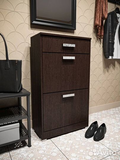 Обувница / закрытая / с ящиками