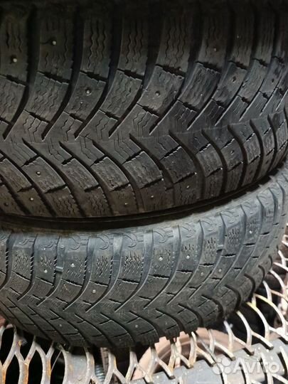 Michelin Latitude X-Ice North 215/70 R16