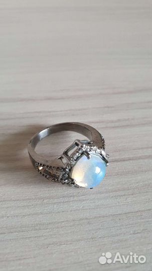 Серебряное кольцо с опалом