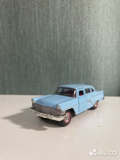 Модель газ 13 чайка