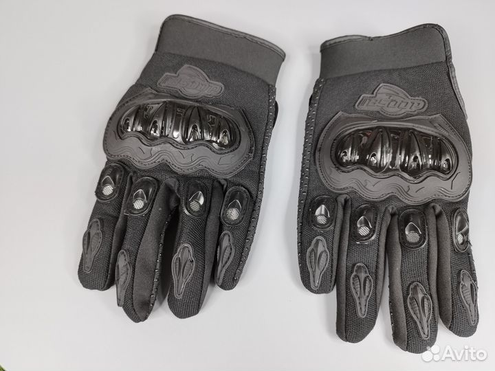 Мотоперчатки, цвет черный. Легкие и комфортные