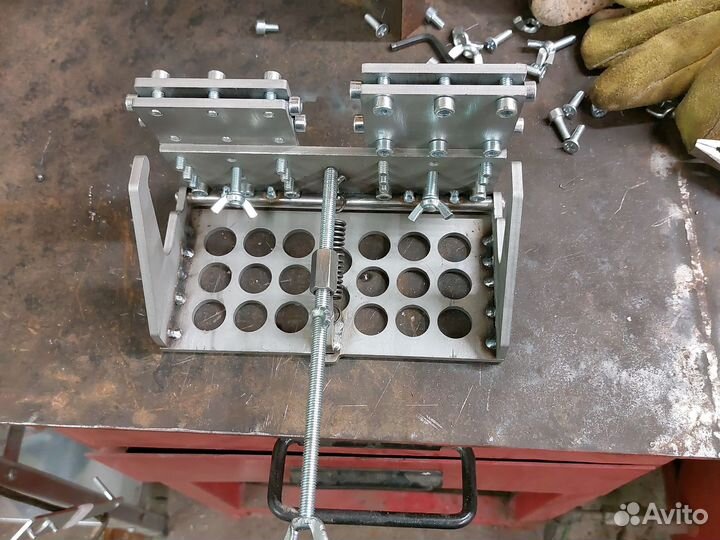 Приспособление для выведения спусков