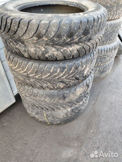 Sava Eskimo Stud 215/65 R16 98T
