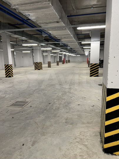 Машиноместо, 18 м²