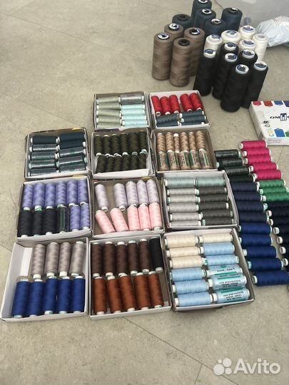 Нитки швейные, фурнитура