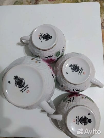 Чашки и молочник