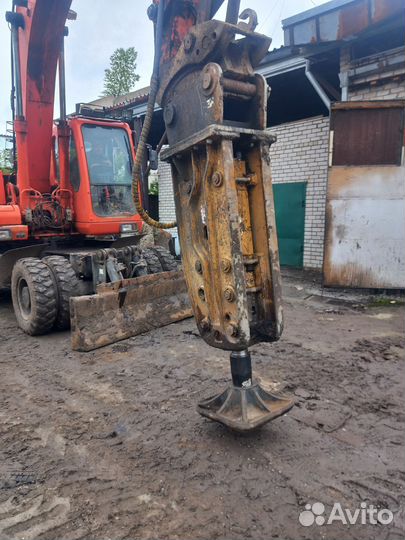 Полноповоротный экскаватор