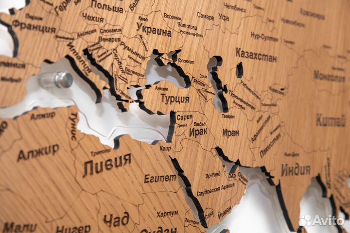 Деревянные карты мира