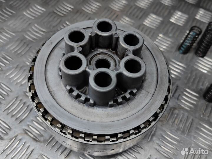 Корзина сцепления suzuki vzr 1800,m109r