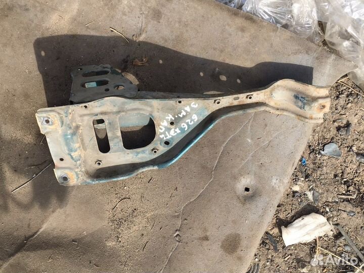 Кронштейн замка капота Mazda 626 GE 91-97 гг