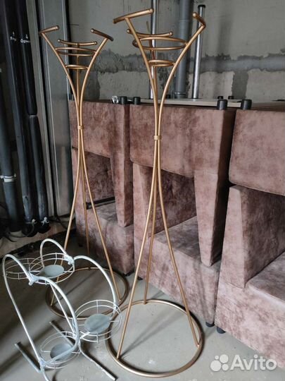 Вешалка для одежды напольная металлическая