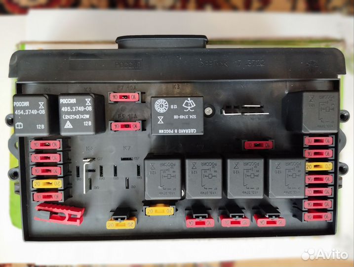 Монтажный блок предохранителей 17. 3722