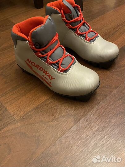 Детские лыжи с ботинками (36 размер)