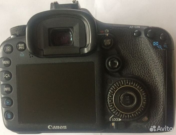 Продаю цифровой зеркальный фотоаппарат Canon EOS 7