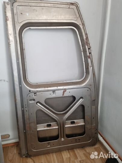 Дверь задка левая с оконным проемом (с 04.2011 )