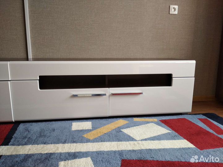 Тумба под тв