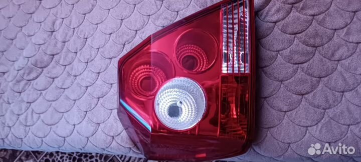 Задний левый фонарь