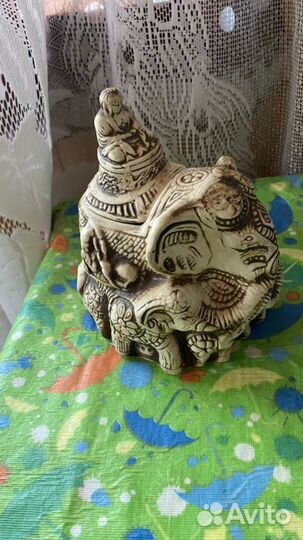 Керамика, статуэтка-ёмкость слон и будда (крышечка